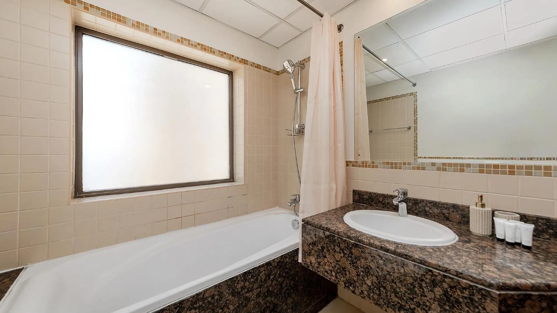 Excellent 1Bdr At Bahar 6 Apartment Dubai