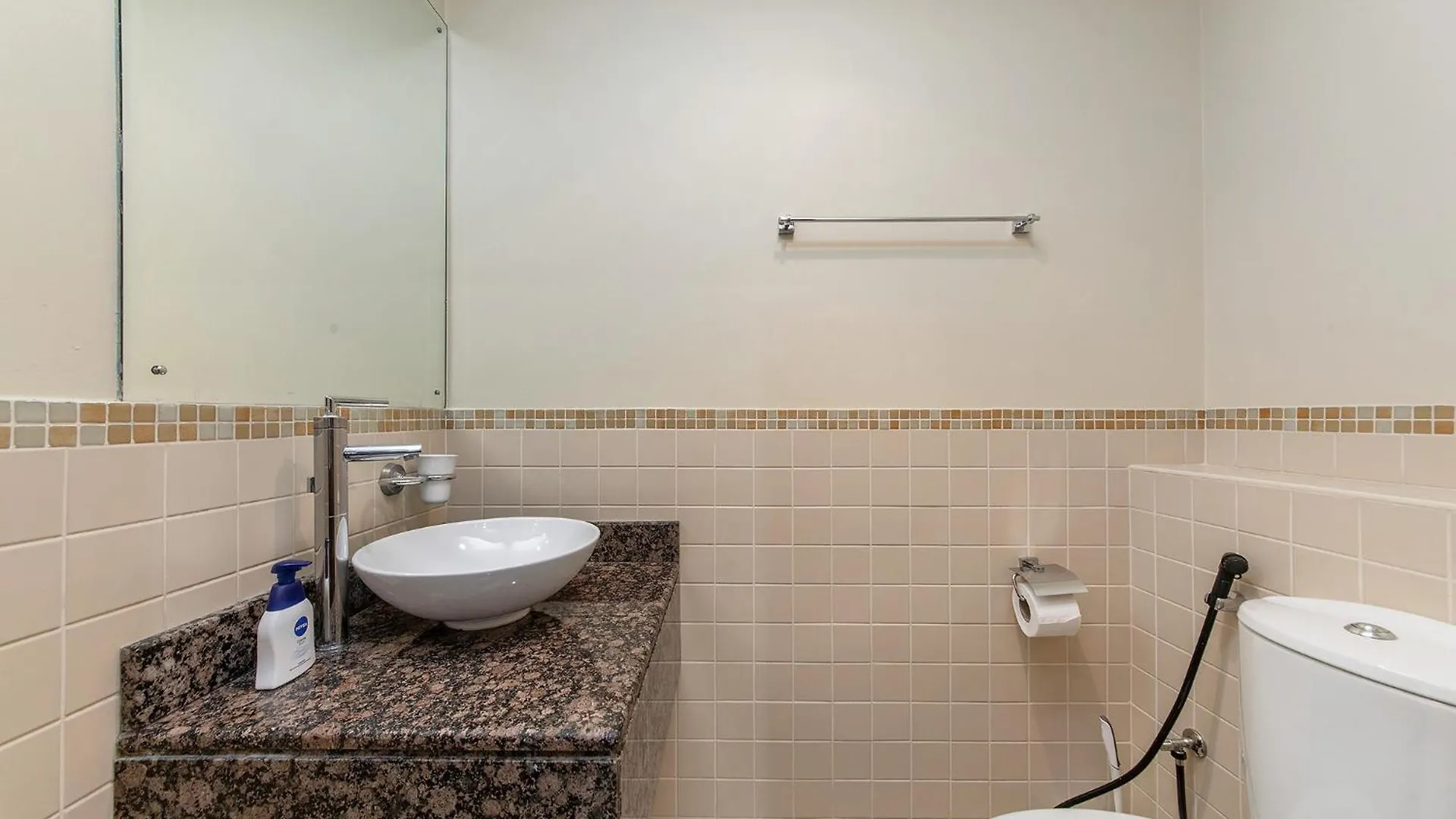 Excellent 1Bdr At Bahar 6 Apartment Dubai