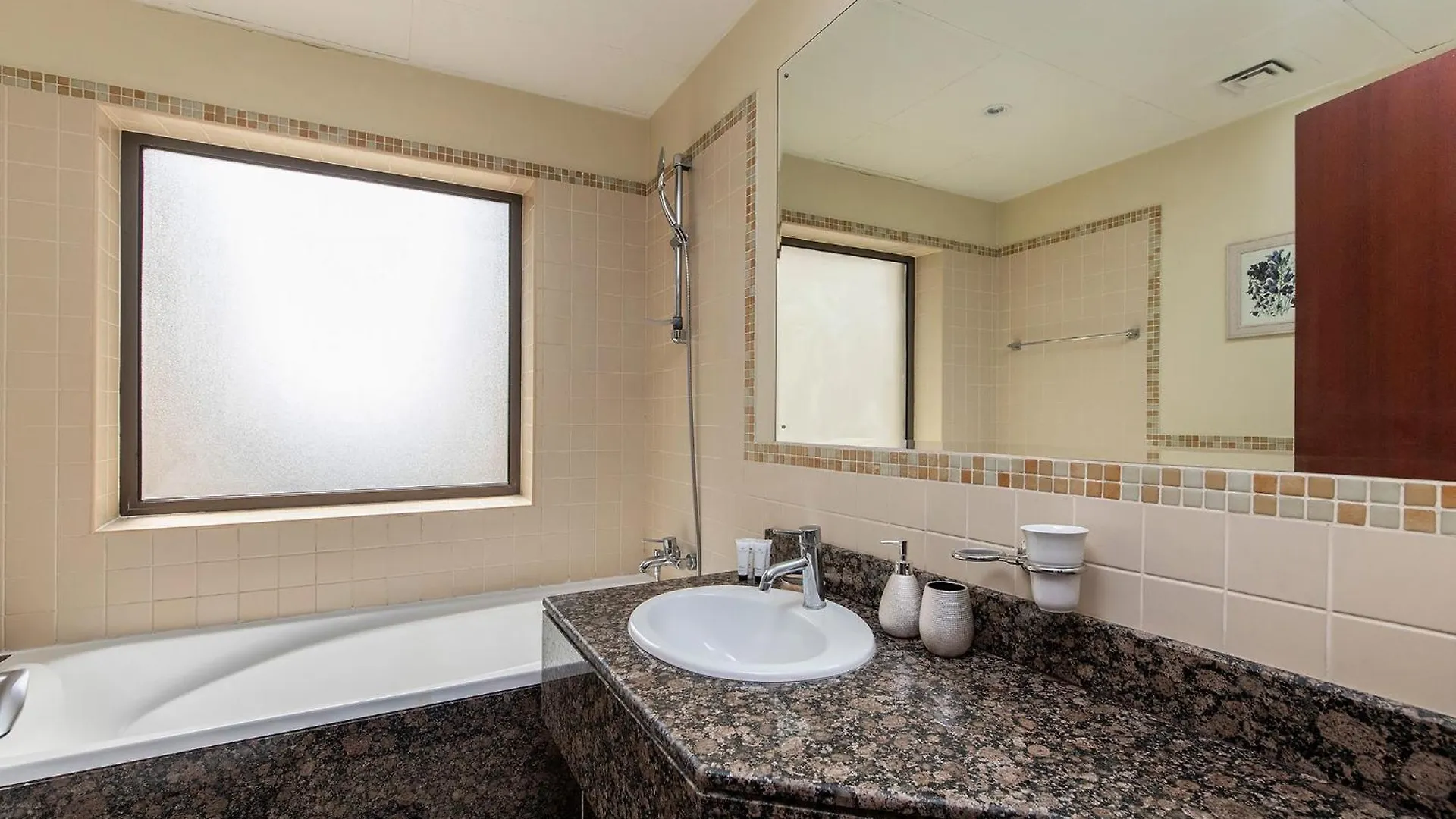 Excellent 1Bdr At Bahar 6 Apartment Dubai